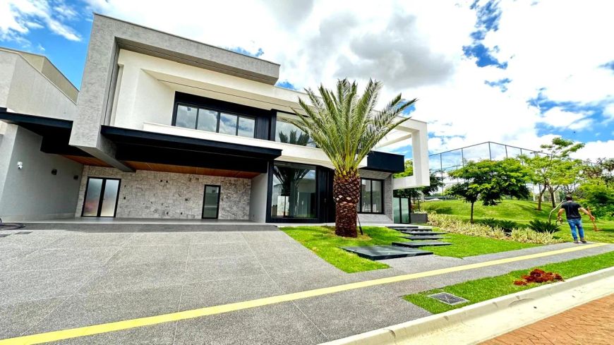 excelente sobrado de esquina contendo 5 suites plenas condomínio Jardins Itália
