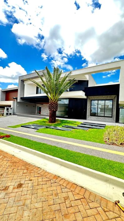 excelente sobrado de esquina contendo 5 suites plenas condomínio Jardins Itália