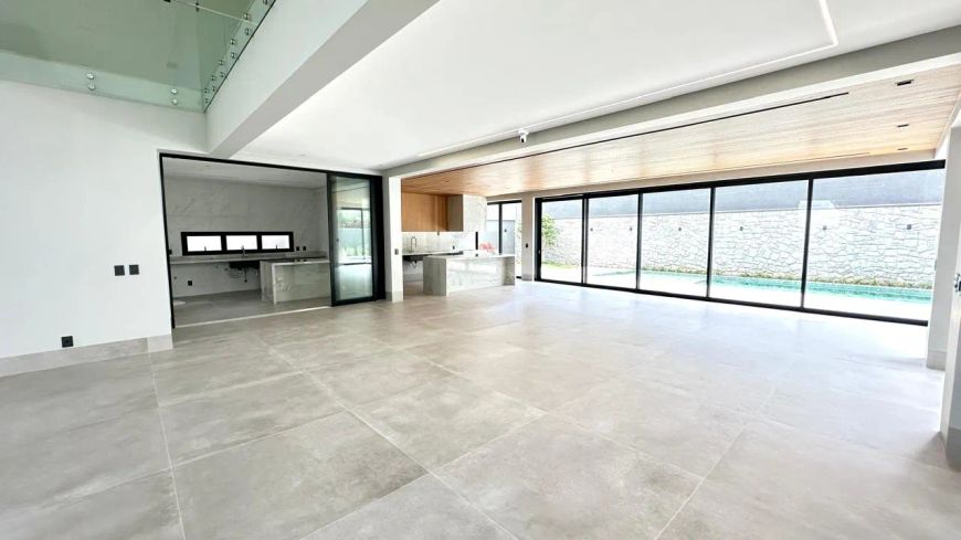 excelente sobrado de esquina contendo 5 suites plenas condomínio Jardins Itália