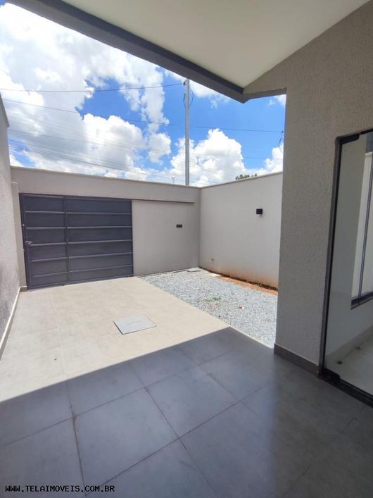 Casa para Venda em Goiânia, Residencial Forteville, 2 dormitórios, 1 suíte, 2 banheiros, 2 vagas