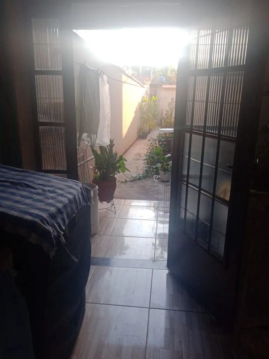 Vendo casa com 6 quartos no Residencial Nossa Morada - Goiânia .