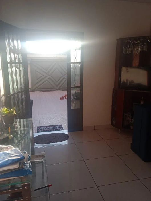 Vendo casa com 6 quartos no Residencial Nossa Morada - Goiânia .