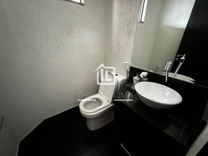 Sobrado para venda tem 375 metros quadrados com 3 quartos em Jardim Atlântico - Goiânia - GO