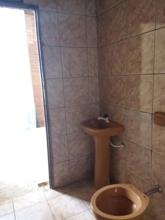 Casa sozinha no lote de esquina à venda, Jardim das Aroeiras, Goiânia, GO