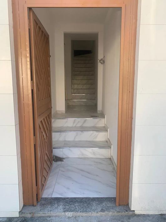Aluga-se sala comercial com 30m² na Castelo Branco em São Brás