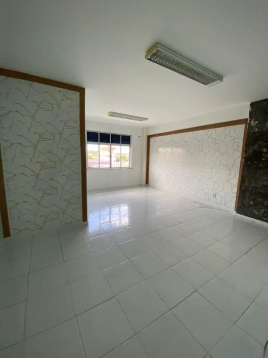 Sala comercial na lomas com a joao paulo 30m2 tenho 4 salas