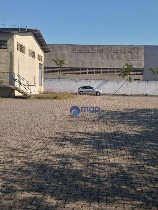 Galpão em Amplo Terreno em Guarulhos - 3.000 m² - Guarulhos/SP