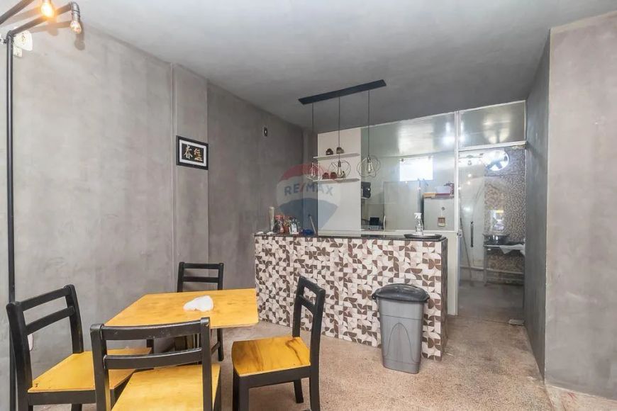 Prédio comercial e residencial de 3 pavimentos - Localizado na rua 15 de agosto - 295 M² - icoaraci