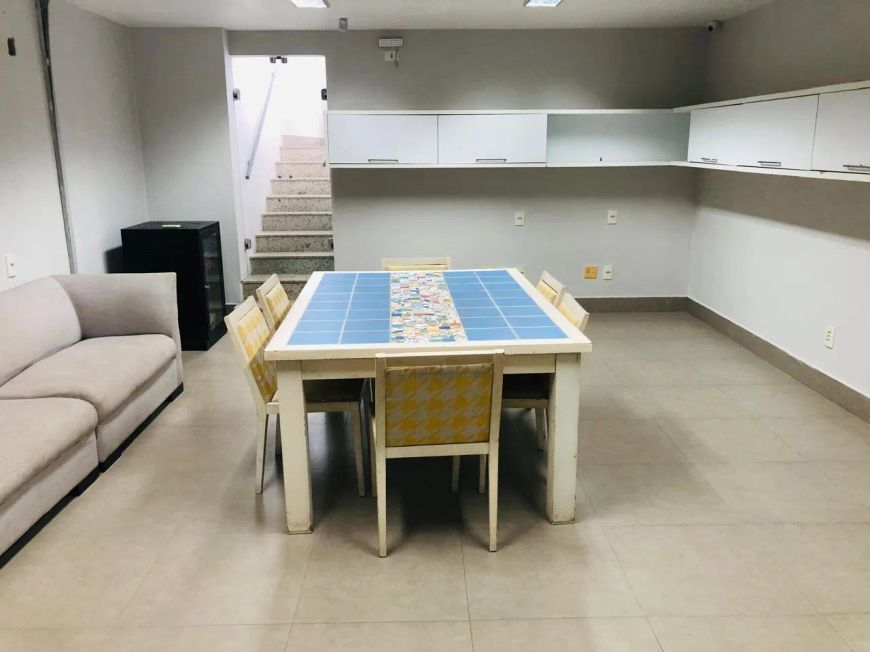 Escritório Grande em Batista Campos , 8 salas (03 salões), 02 copas,4 banheiros para alugar, 180 m²