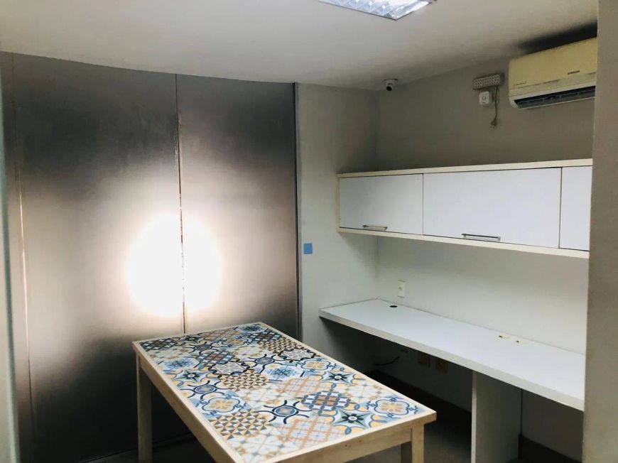 Escritório Grande em Batista Campos , 8 salas (03 salões), 02 copas,4 banheiros para alugar, 180 m²