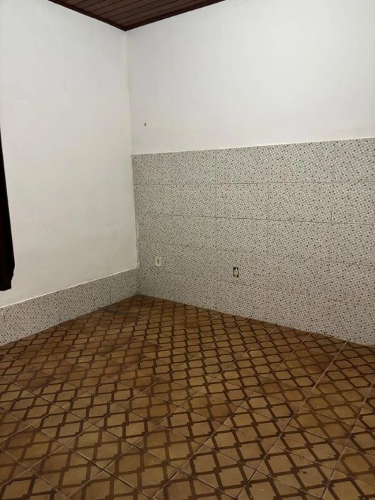 IMÓVEL COMERCIAL PRÓXIMO À DOCA