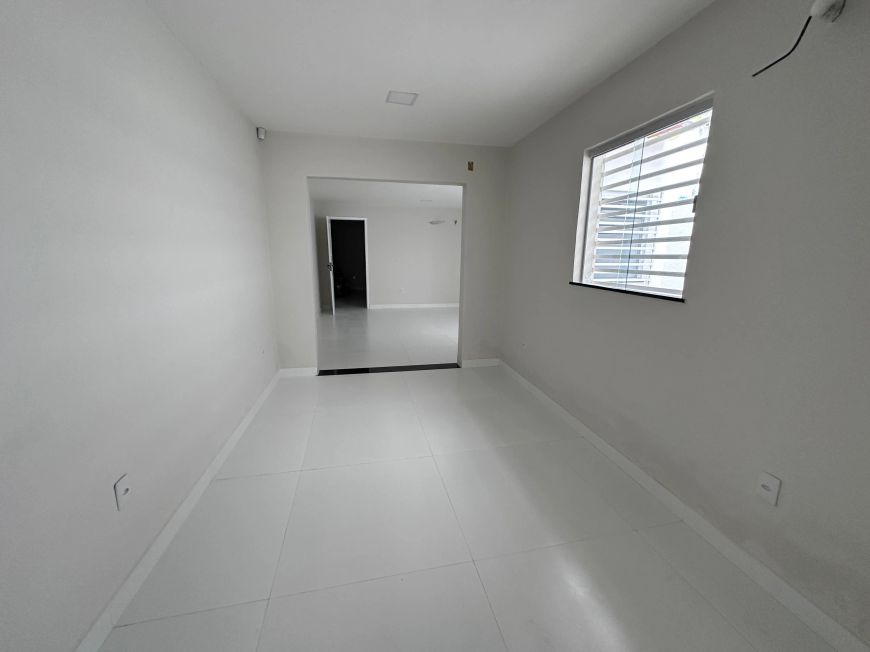EXCELENTE PONTO COMERCIAL NA BATISTA CAMPOS - PRONTO PARA USO - COM SEGURANÇA 24H