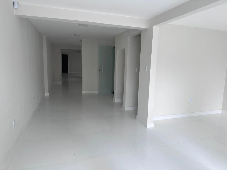 EXCELENTE PONTO COMERCIAL NA BATISTA CAMPOS - PRONTO PARA USO - COM SEGURANÇA 24H