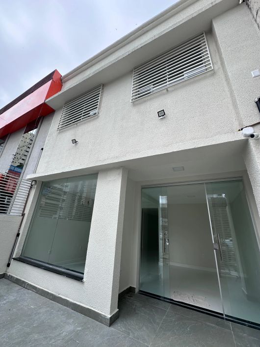EXCELENTE PONTO COMERCIAL NA BATISTA CAMPOS - PRONTO PARA USO - COM SEGURANÇA 24H