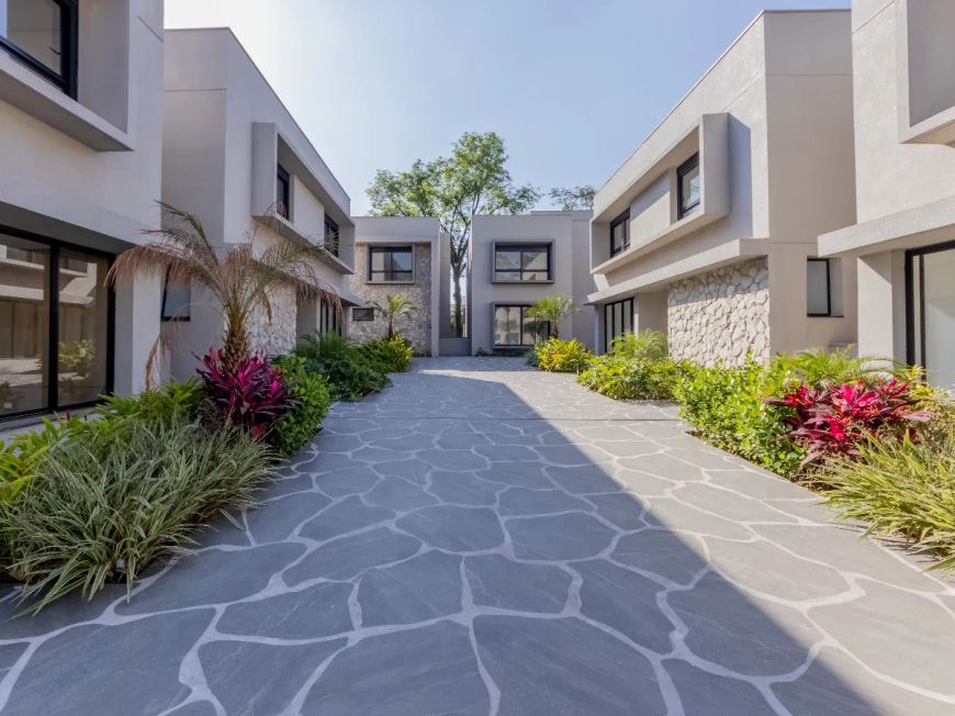 Casa no condomínio Hipica Max Garden para venda e locação com 4 quartos, sendo 4 suítes, 850m²