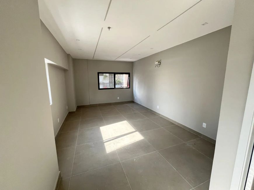 Sala Comercial Arya Tower