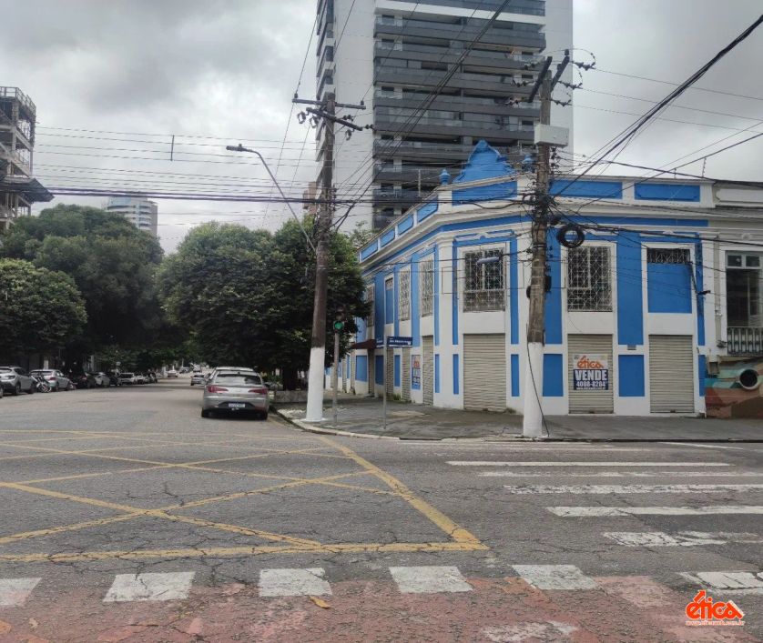 Predio com conjunto de 07 lojas em 02 pavimentos esquina com Apinages