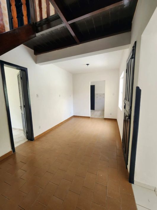 Imóvel para aluguel tem 300 metros quadrados com 5 quartos em Campina - Belém - PA