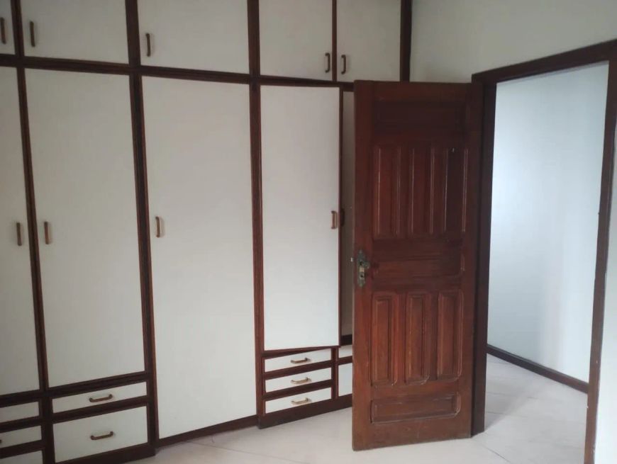 Imóvel para aluguel possui 238 metros quadrados com 5 quartos em São Brás - Belém - PA