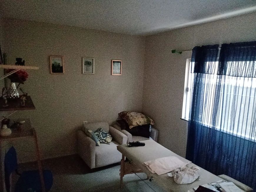 ALugo Casa Ampla no Conjunto Marex