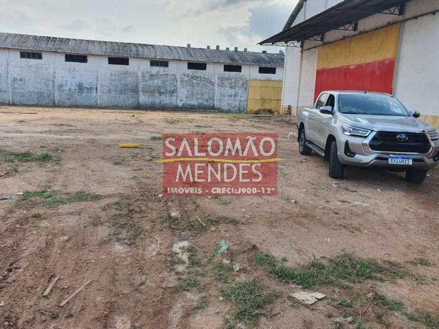 São 82mts de testada por 116 de fundos . Imóvel em bom estado.