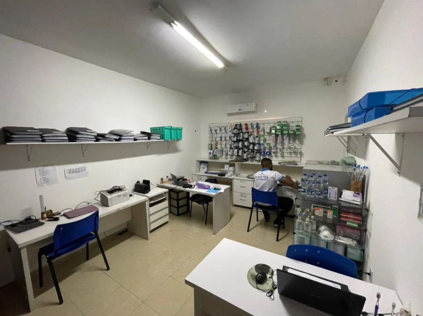 Prédio comercial para alugar na Cremação, 250m², 3 vagas, salas com banheiro