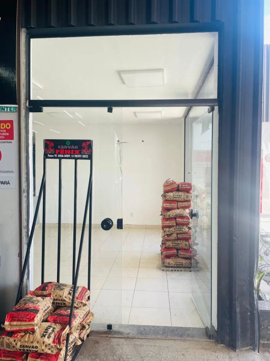 PONTO COMERCIAL NA DOCA