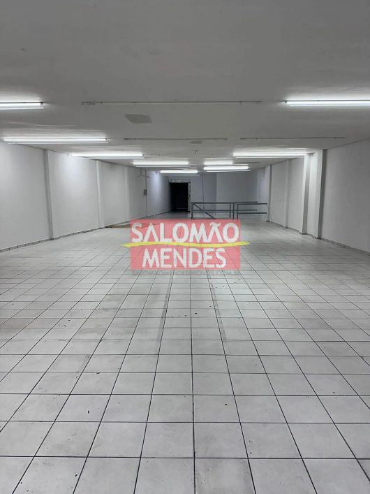 Lojão de 520 m2 junto ao Pátio Belém