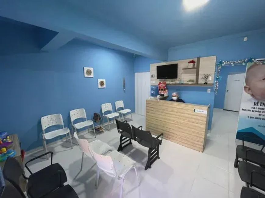 Aluga-se prédio comercial na Cremação, 250m², 4 salas com banheiro, 2 salas de atendimento, 3 vagas