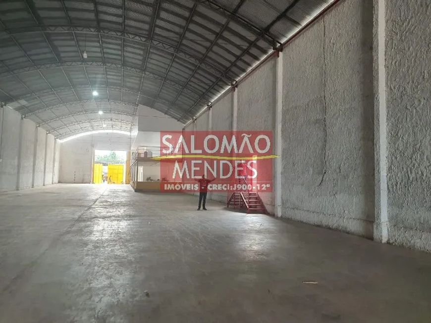 Área Total de quase 4500m2 ,com pátio todo pronto com quase 3000m2, guarita