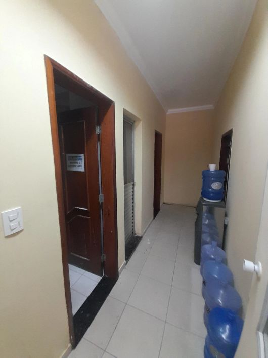 Prédio 2.000m² - Térreo + 3 pavimentos, elevador, banheiro masc/fem, pronto pra funcionar - Umarizal