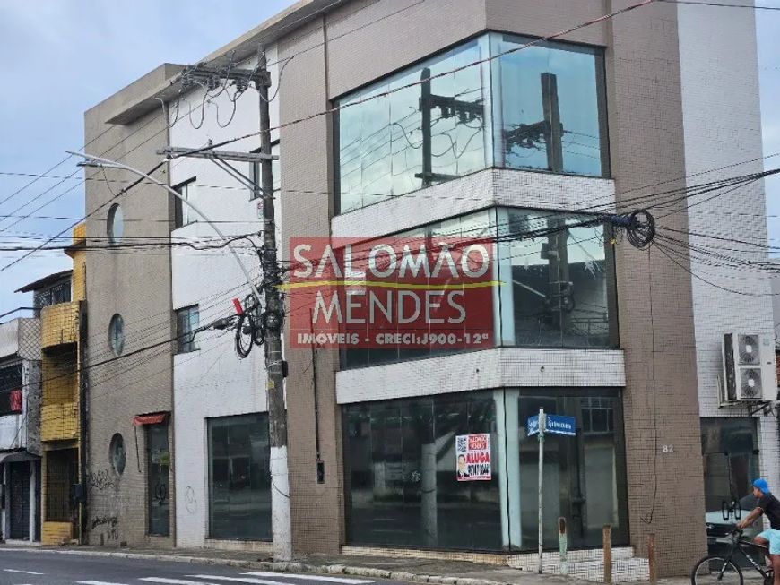 Excelente edifício comercial com ótima visibilidade de esquina