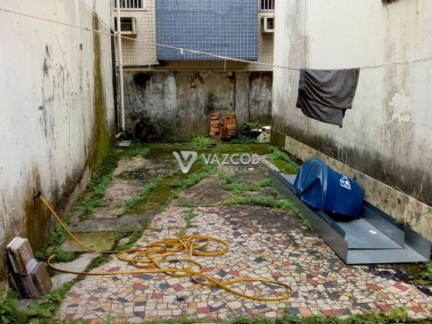 Casa - prédio localizado na Avenida Magalhães Barata em São Brás