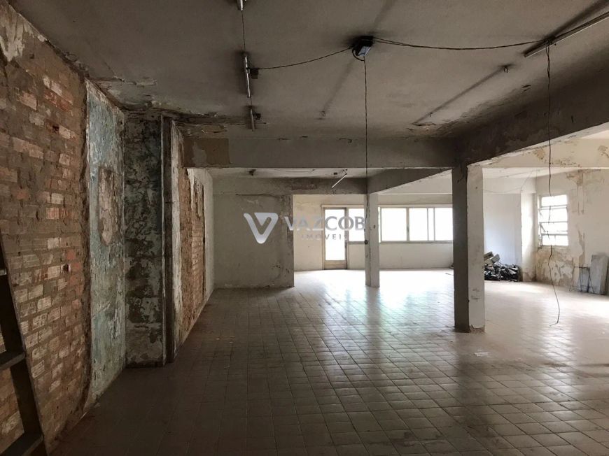 Casa - prédio localizado na Avenida Magalhães Barata em São Brás