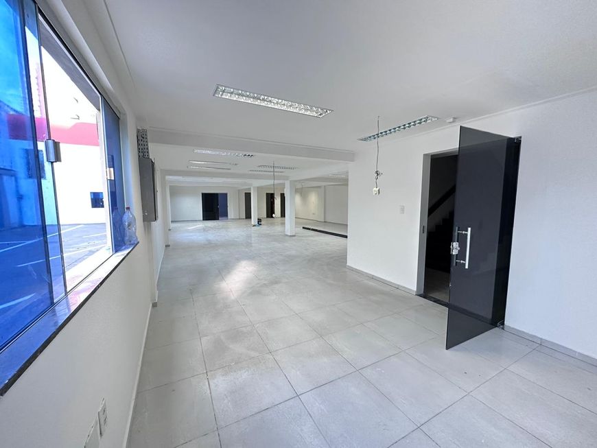 Prédio/Edifício inteiro para aluguel possui 2200m² em Batista Campos - Belém - PA