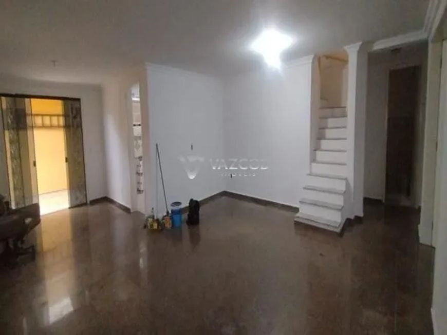 Casa comercial com 04 suítes na Av. Marques de Herval, Pedreira.