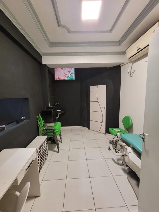 Alugo Ponto Comercial nos Altos com 8Salas /Recepção/na Magalhães Barata São Brás