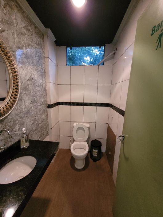 Alugo Ponto Comercial nos Altos com 8Salas /Recepção/na Magalhães Barata São Brás