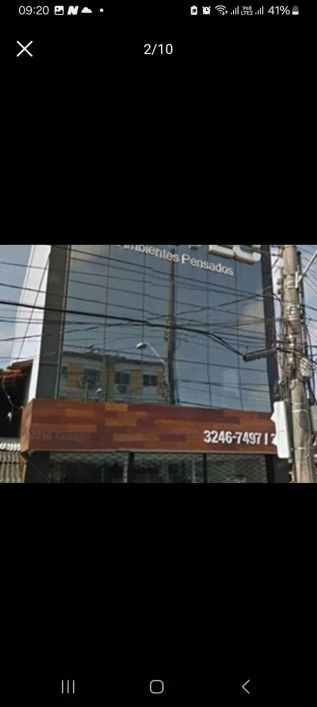 Prédio comercial de esquina com 360m², 03 pisos, divisórias removíveis, fachada em pele de vidro