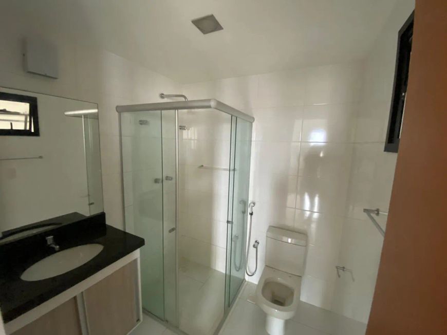 Alugo bonito e espaçoso apartamento no ed terrazos