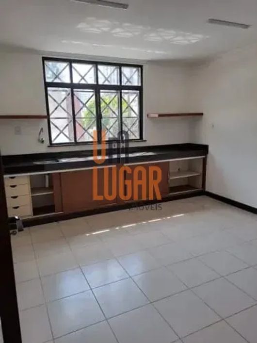Ponto comercial de 2 pavimentos para aluguel na avenida Generalíssimo Deodoro, Umarizal