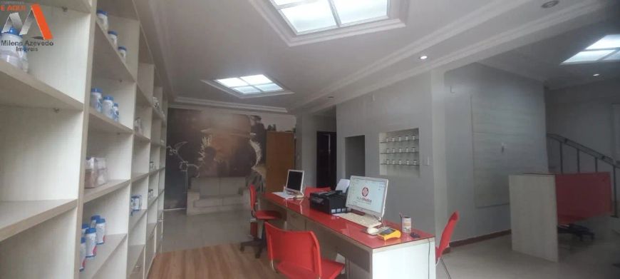 PRÉDIO COMERCIAL NA CONSELHEIRO FURTADO