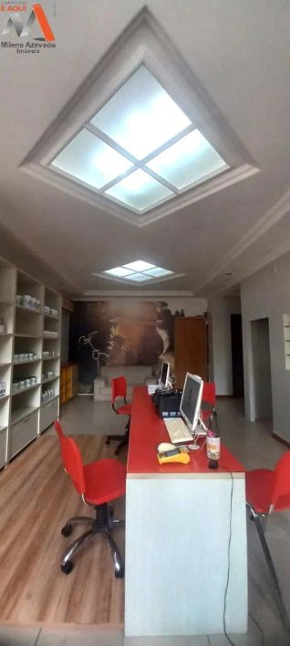 PRÉDIO COMERCIAL NA CONSELHEIRO FURTADO