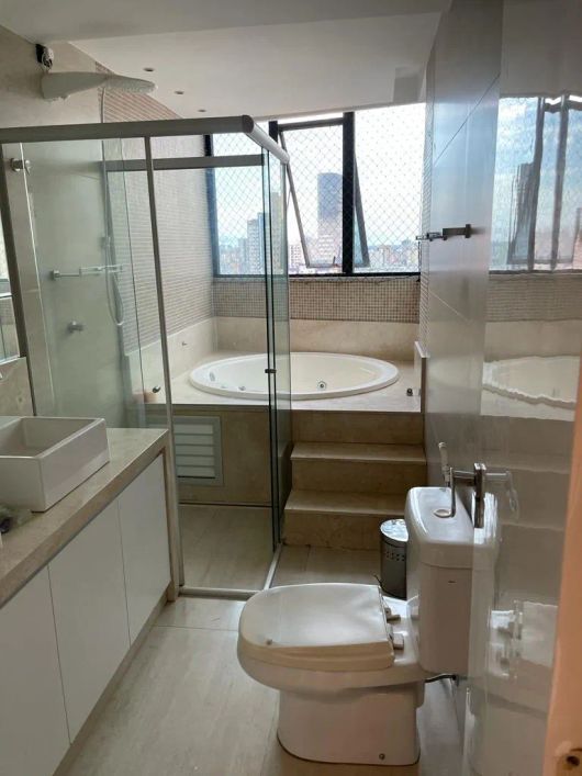 Alugo Apartamento luxuoso de 206m2 , 4 Suites , 4 vagas . Umarizal - Belém - PA