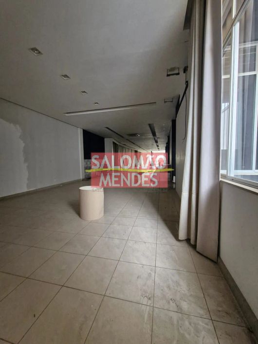 Prédio em 03 pavimentos, com 16 vagas de garagem e elevador no bairro Batista Campos, em Rua de gra