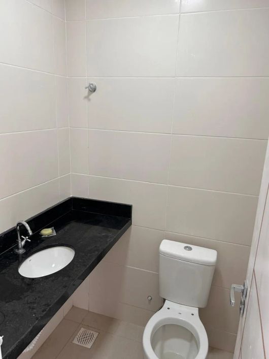 Alugo sala comercial no Ed. Arya Tower