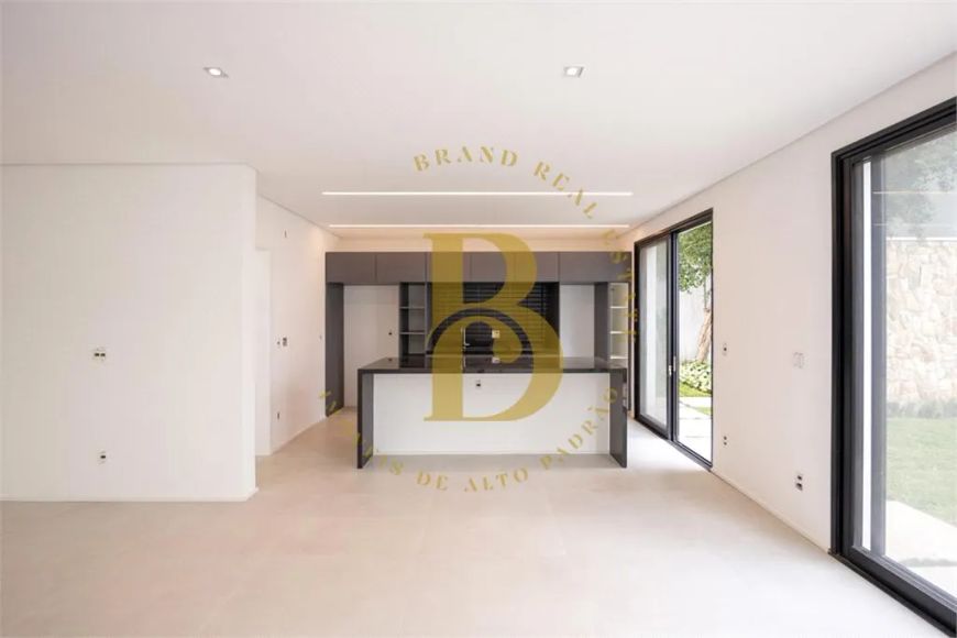 Casa com 410 m², 5 quartos sendo 5 suítes à venda no bairro Jardim Paulista.