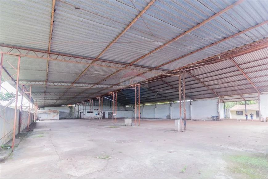 Excelente galpão na Estrada da Maracacuera, 5716m²