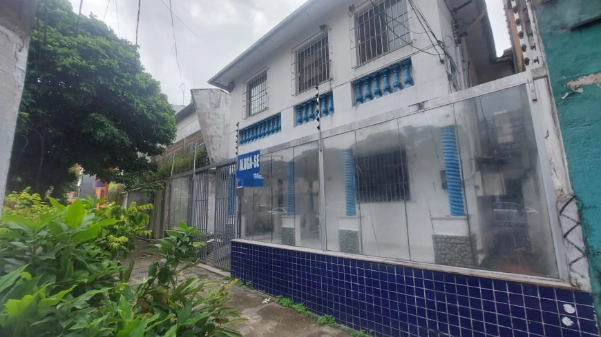 ALUGO AMPLA CASA COMERCIAL COM DOIS PAVIMENTOS NO UMARIZAL, LOCALIZAÇÃO PRIVILEGIADA, APROVEITE !
