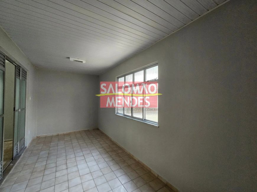 Edifício Comercial com 03 pisos e 04 vagas no Chaco junto a Duque